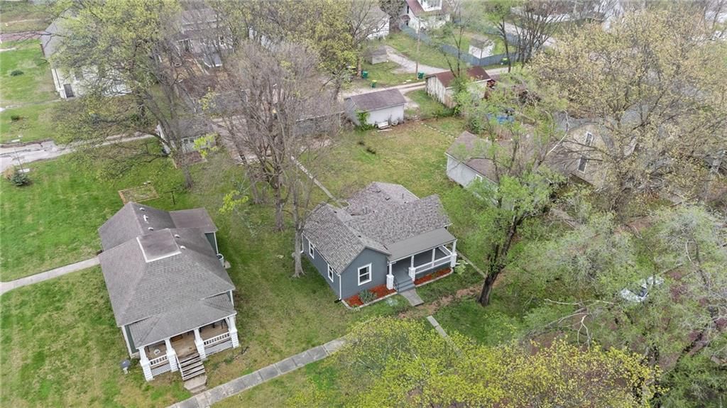 304 E Shawnee Street — photo 57