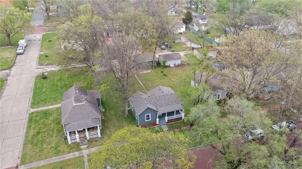 304 E Shawnee Street — photo 58