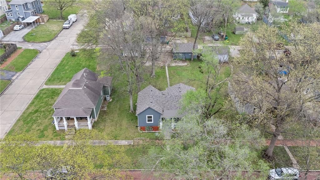 304 E Shawnee Street — photo 59