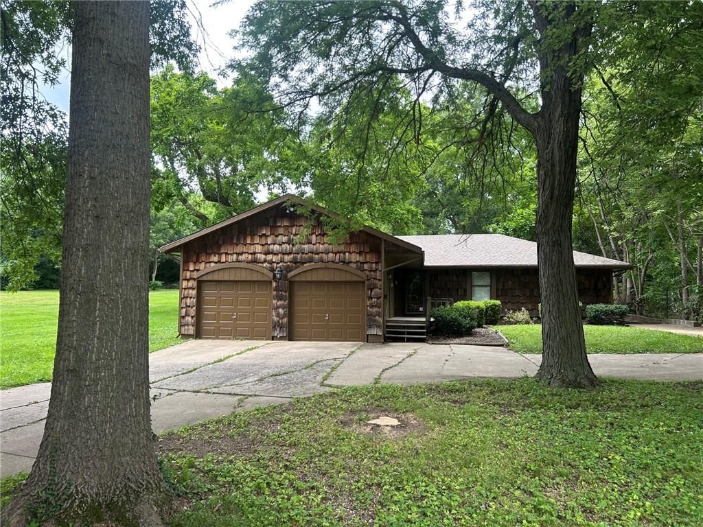 7926 Ditzler Avenue, Raytown, MO