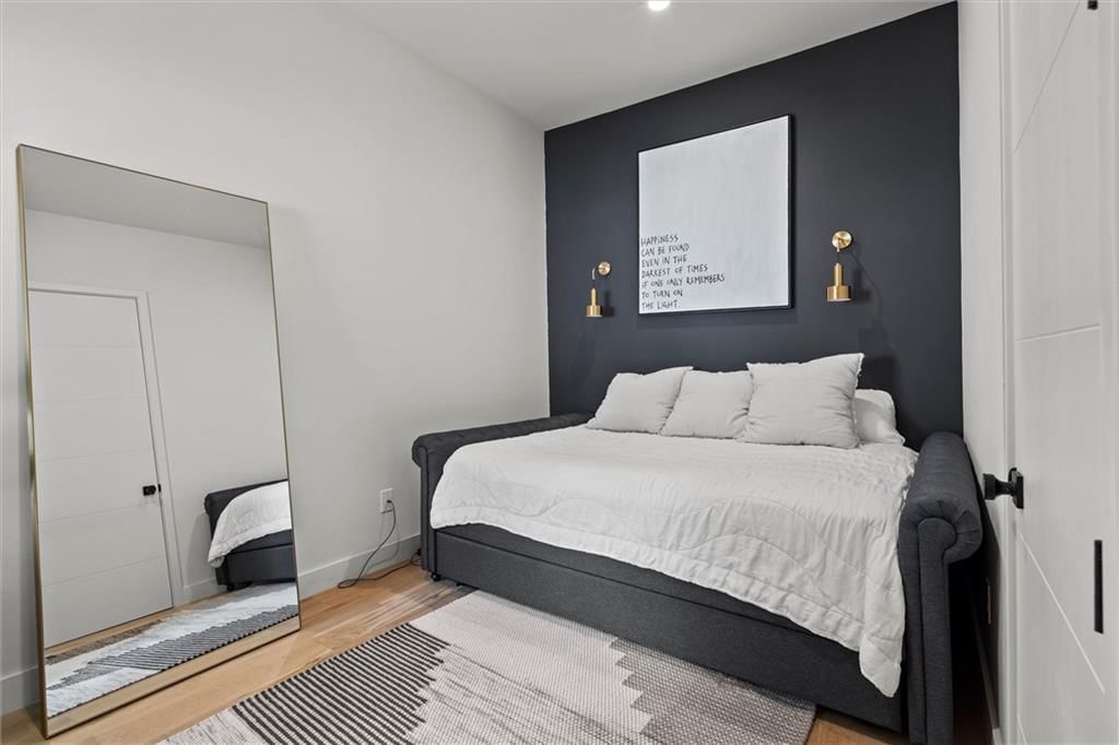 4540 Mercier Street — photo 17