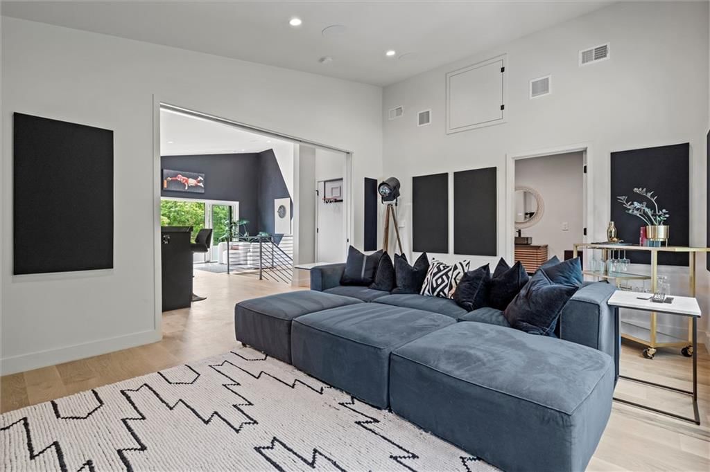 4540 Mercier Street — photo 34