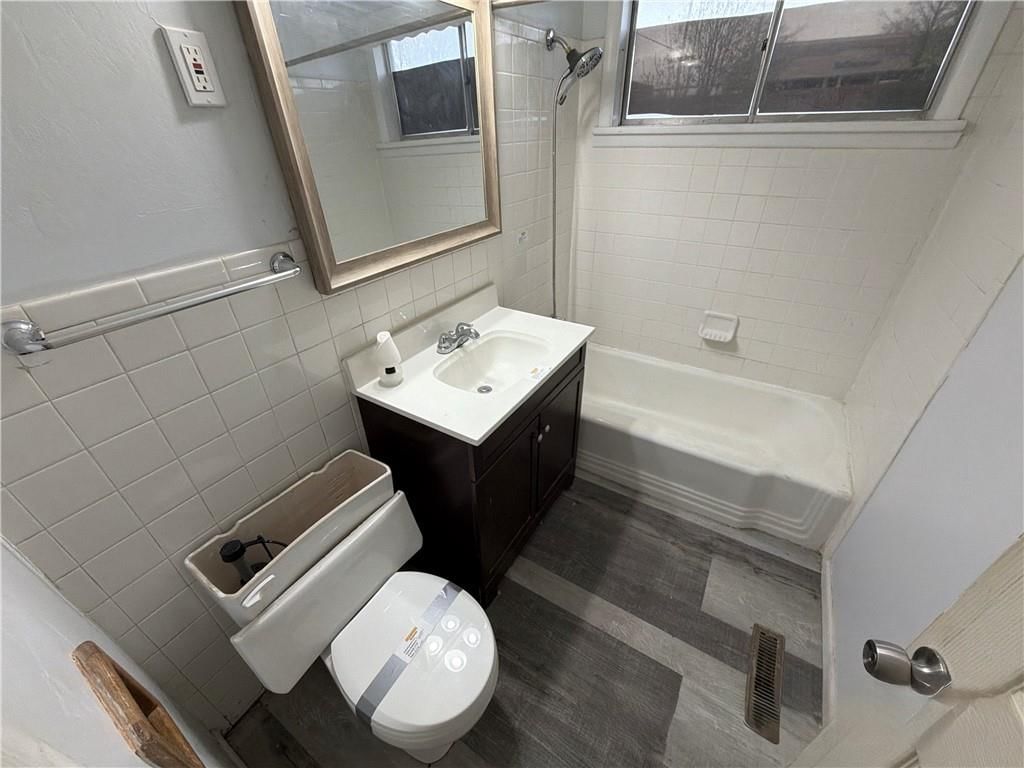 5904 E 95th Terrace — photo 9