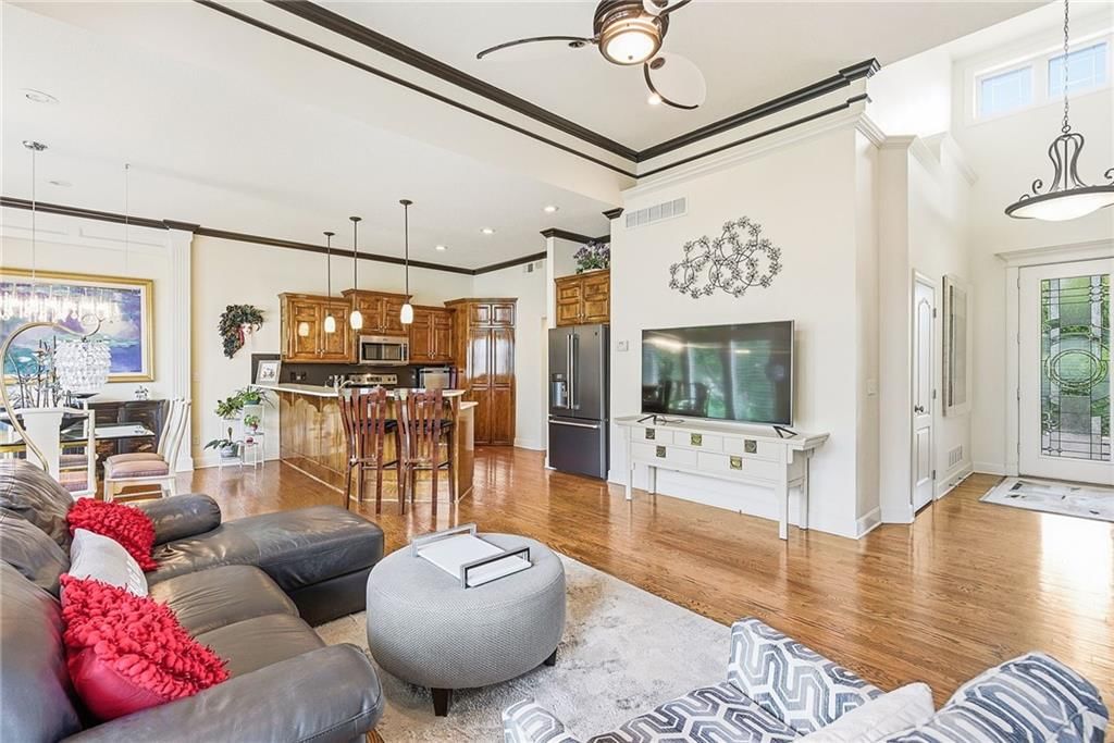 13236 Barton Street — photo 9