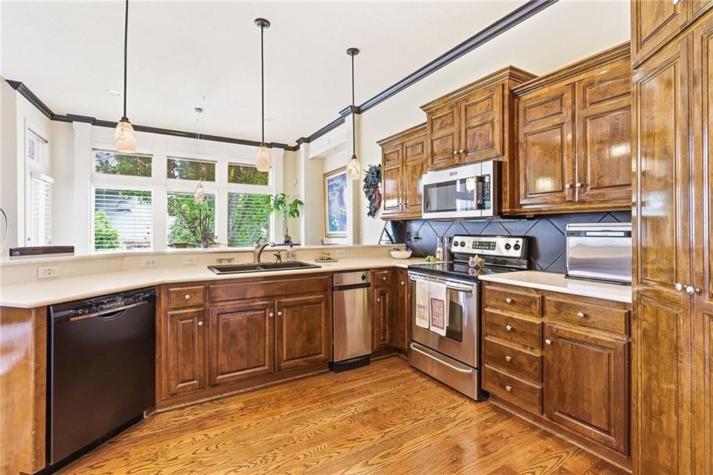 13236 Barton Street — photo 14
