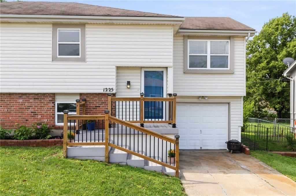 1225 E Cothrell Street — photo 2