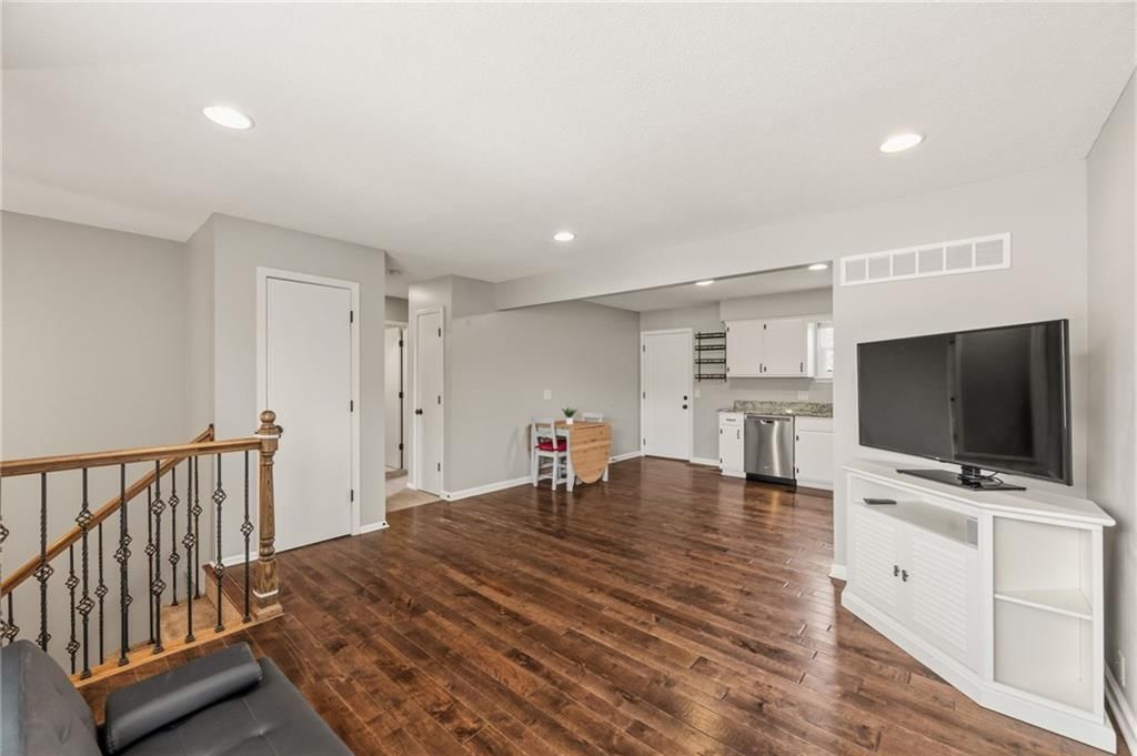 1225 E Cothrell Street — photo 9