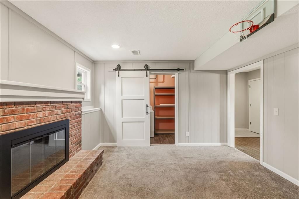 1225 E Cothrell Street — photo 29