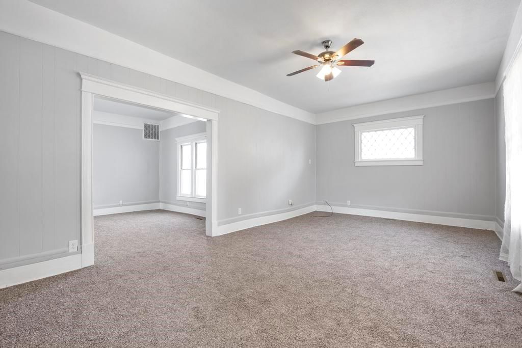 212 S Holbrook Street — photo 4