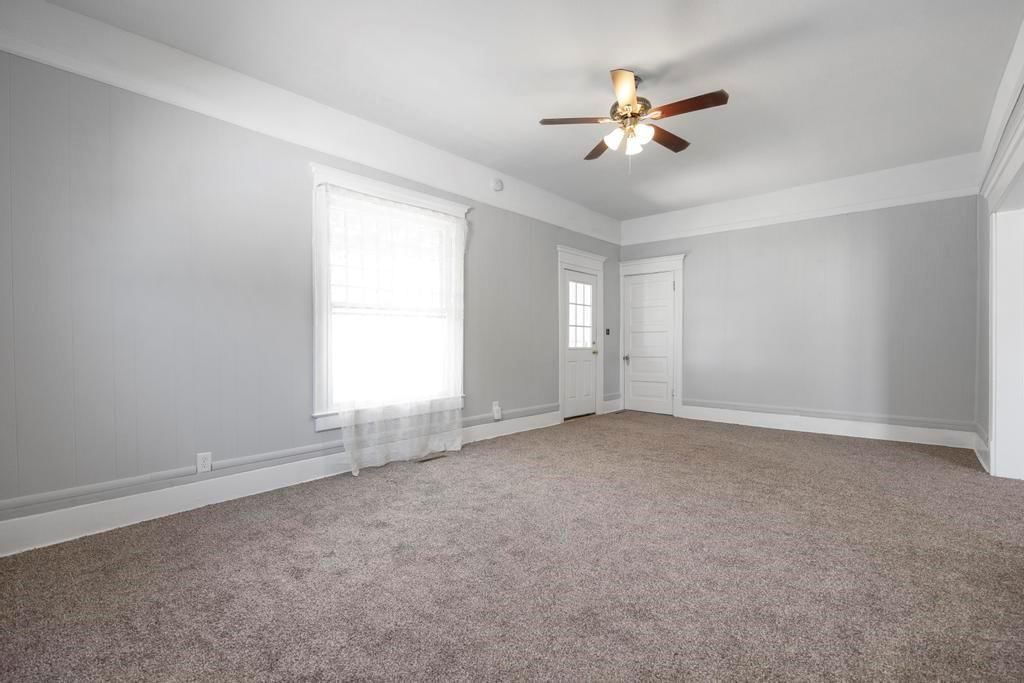 212 S Holbrook Street — photo 5