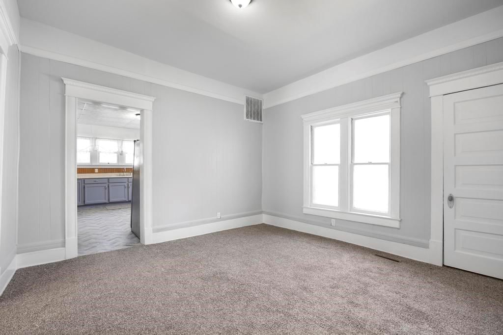212 S Holbrook Street — photo 6