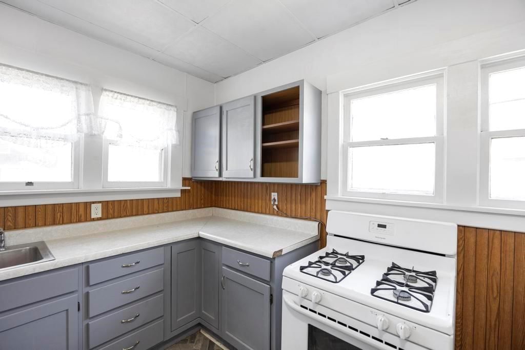 212 S Holbrook Street — photo 9
