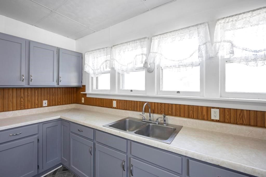212 S Holbrook Street — photo 10
