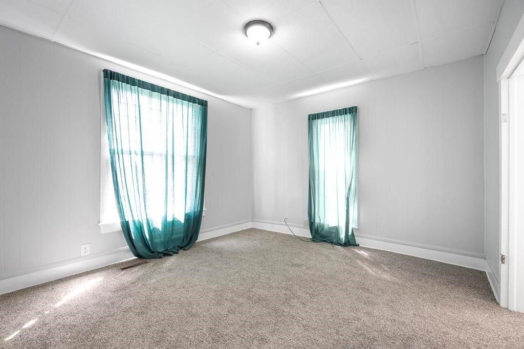 212 S Holbrook Street — photo 12