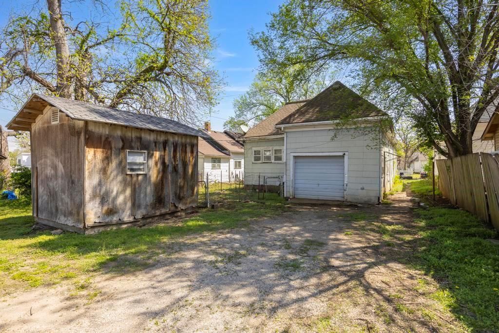 212 S Holbrook Street — photo 16