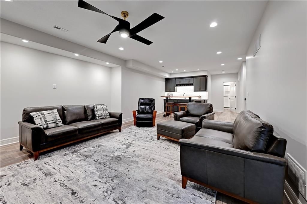 11562 S CARBONDALE Street — photo 29