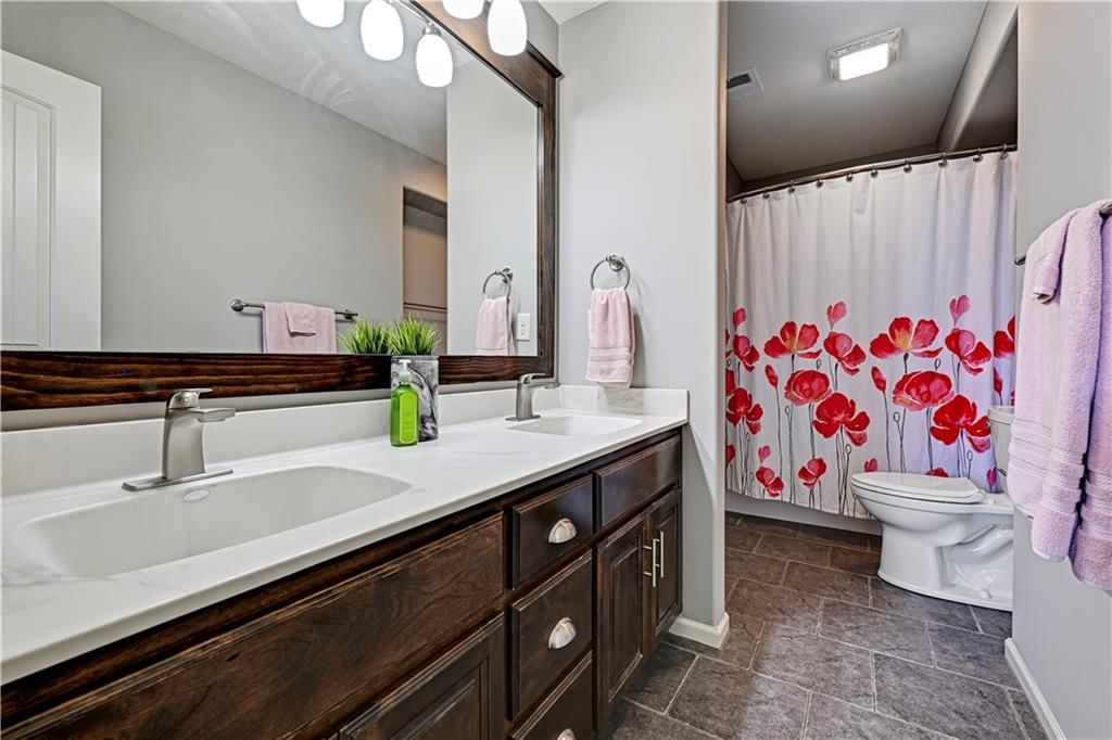 11562 S CARBONDALE Street — photo 46