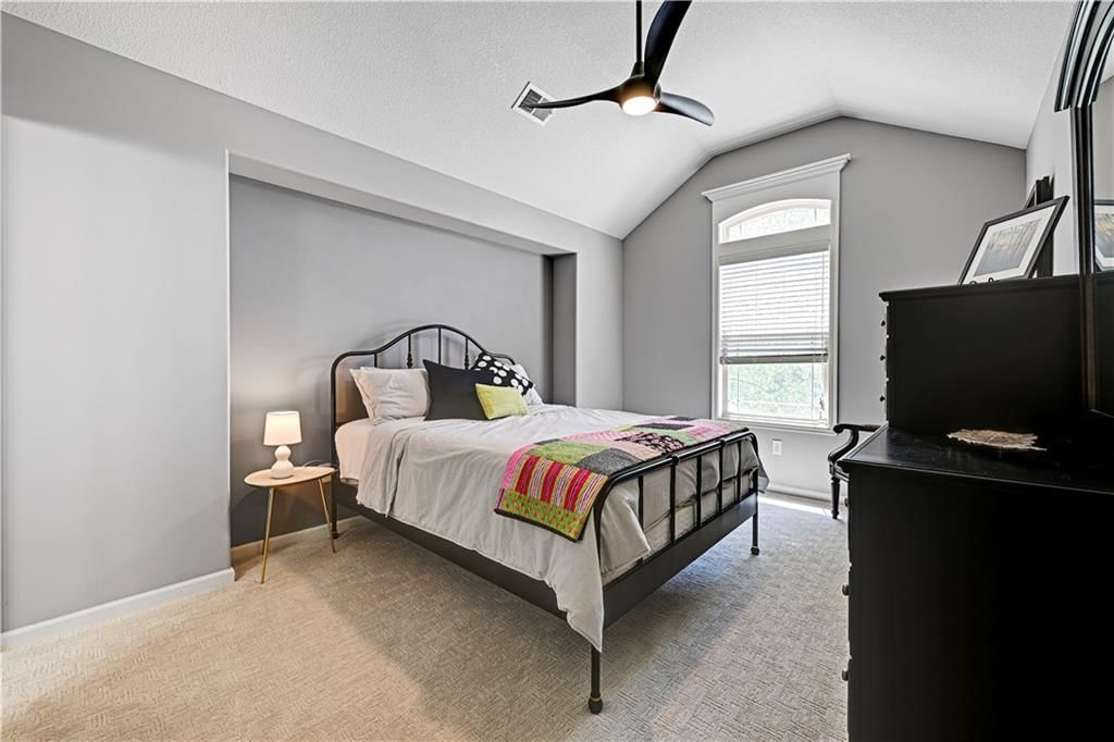 11562 S CARBONDALE Street — photo 47