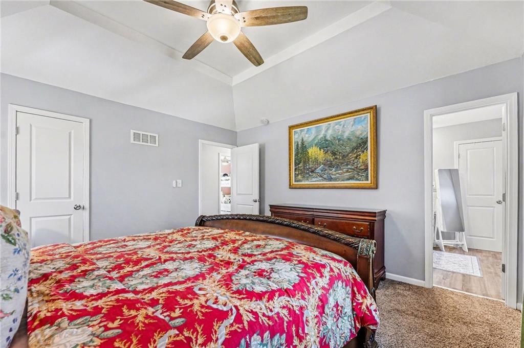 9710 N Conant Avenue — photo 16