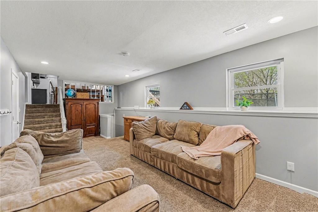 9710 N Conant Avenue — photo 21