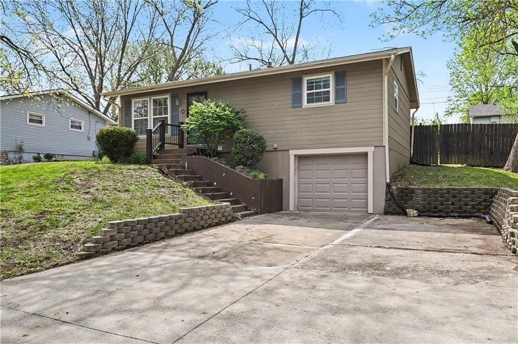 207 Jackson Avenue — photo 2