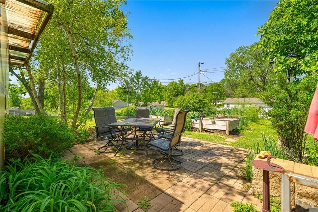 2804 E 174th Street — photo 35