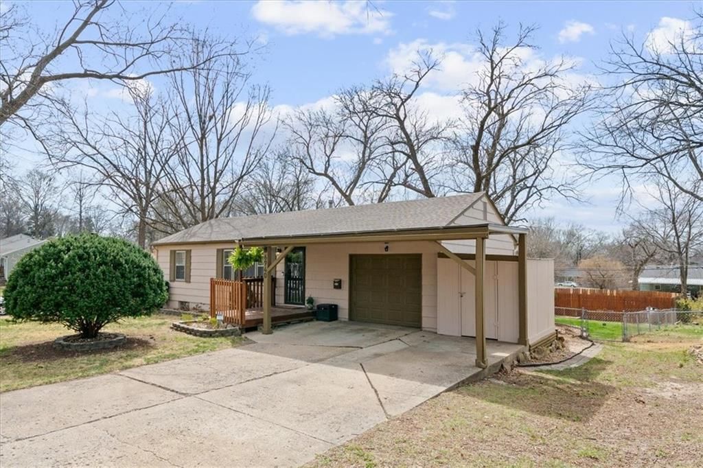 6940 MACKEY Street — photo 1