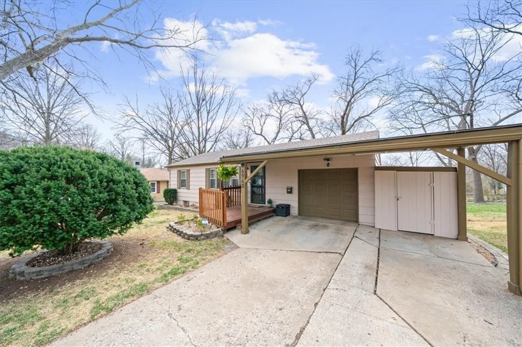 6940 MACKEY Street — photo 2