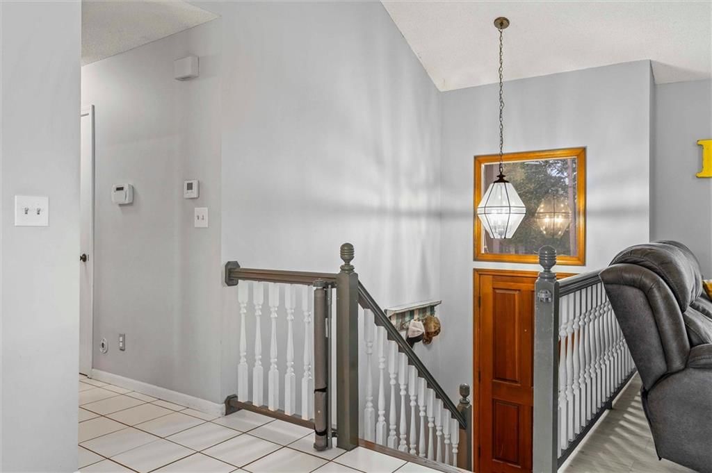 8812 Golden Lane — photo 3