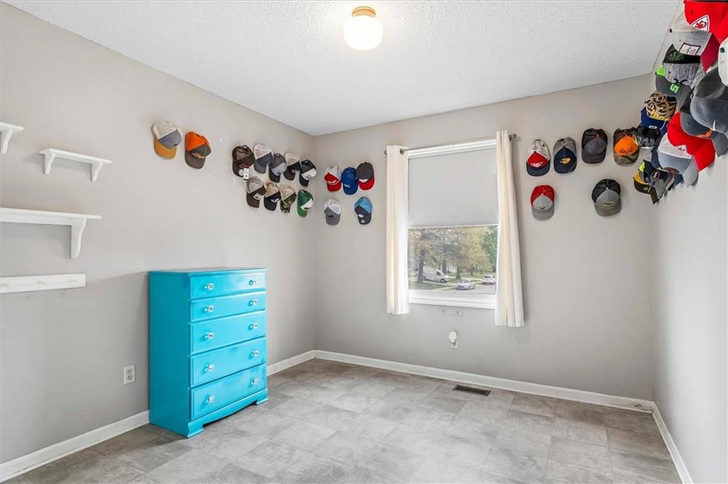 8812 Golden Lane — photo 15