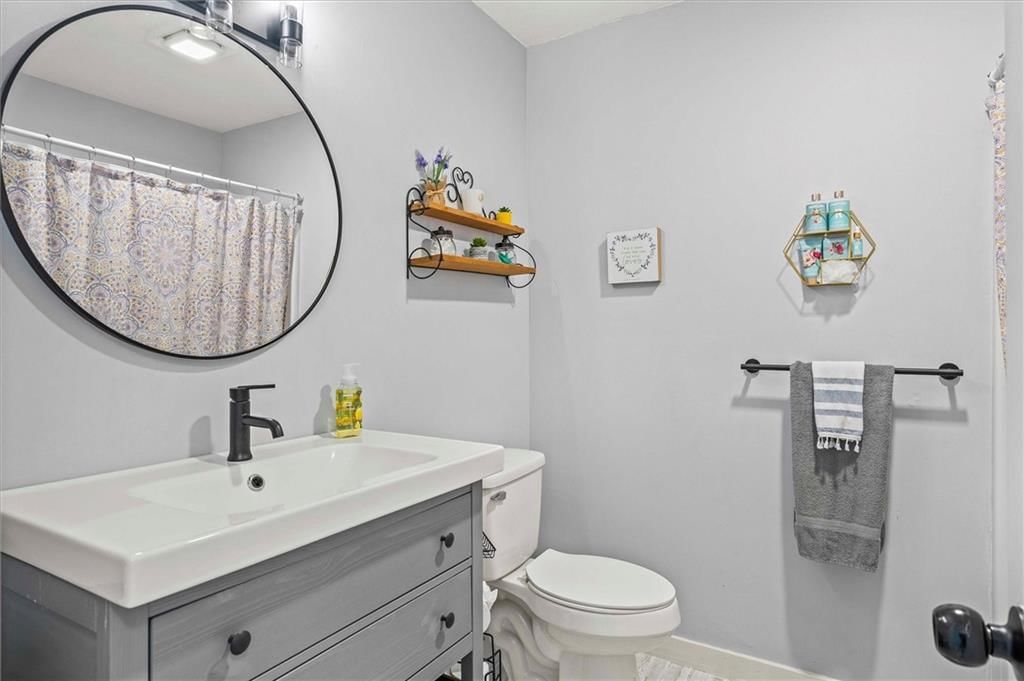8812 Golden Lane — photo 17
