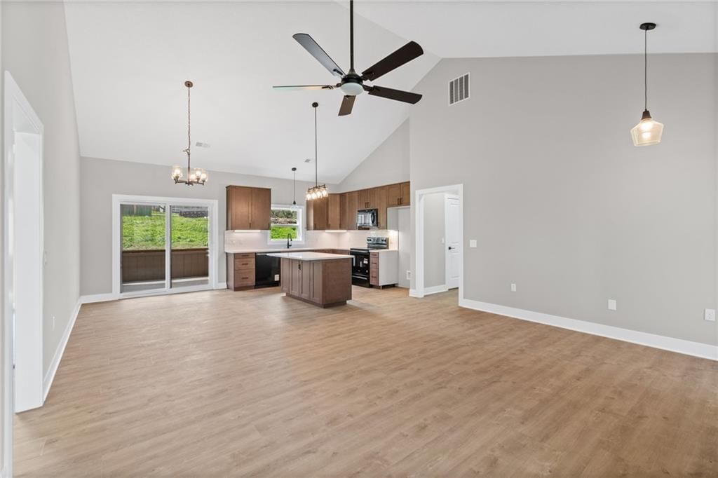 1303 W Concord Drive — photo 8