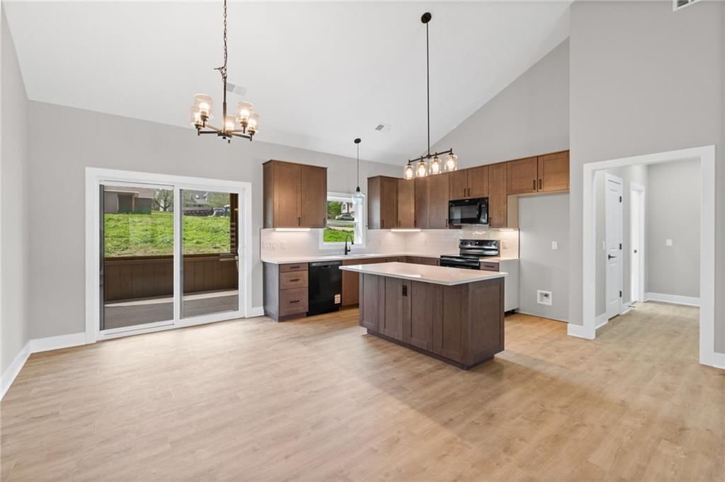 1303 W Concord Drive — photo 10