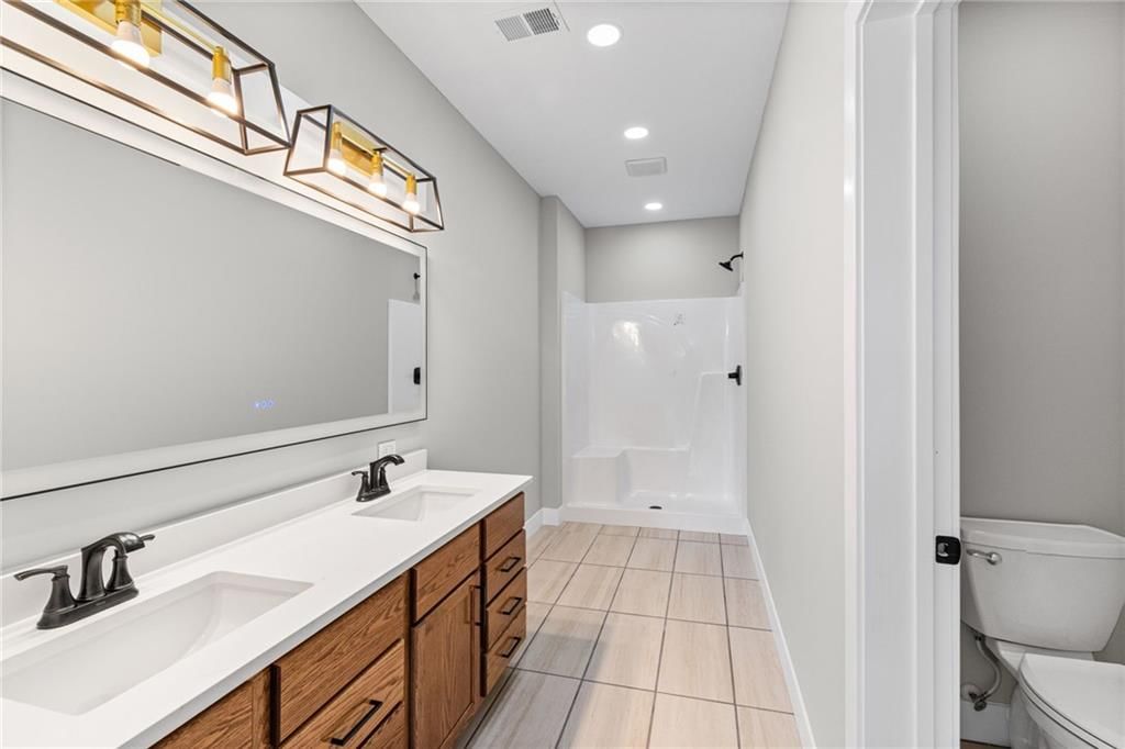 1303 W Concord Drive — photo 18