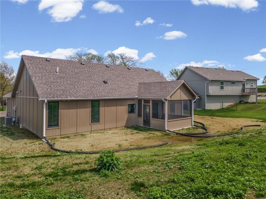 1303 W Concord Drive — photo 31