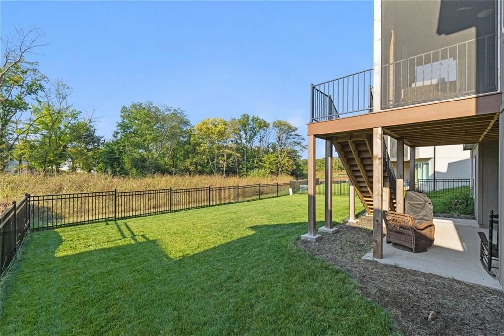 17808 Rainbow Boulevard — photo 32