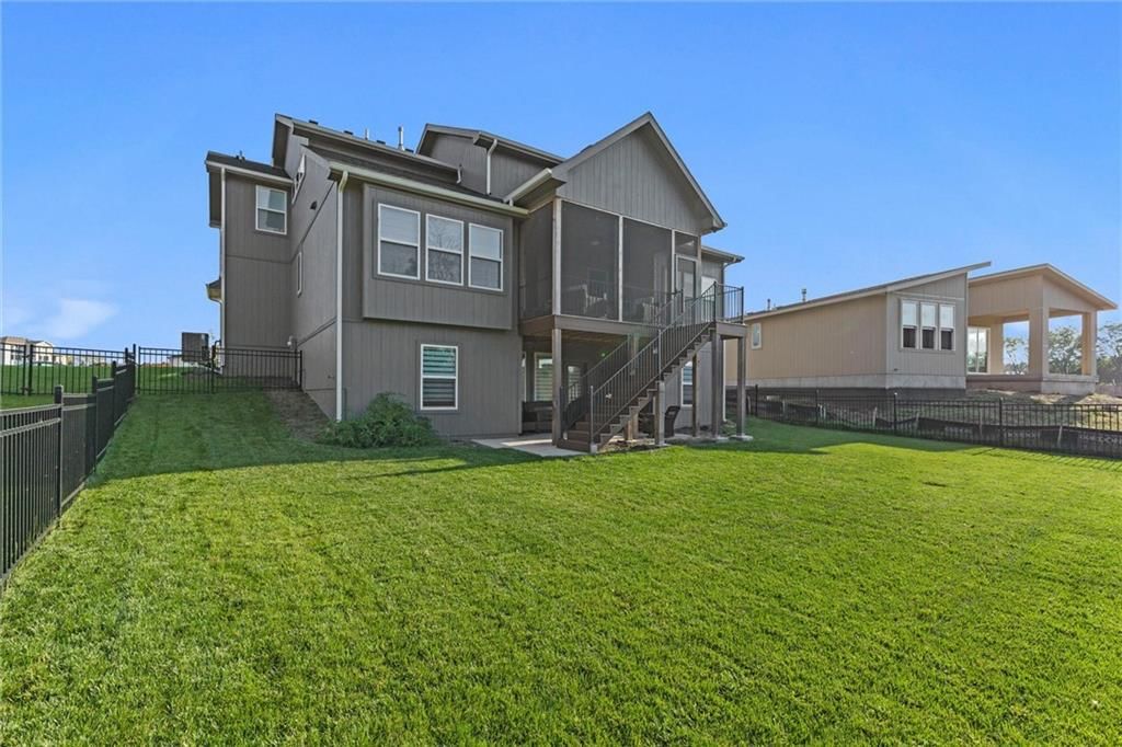 17808 Rainbow Boulevard — photo 34