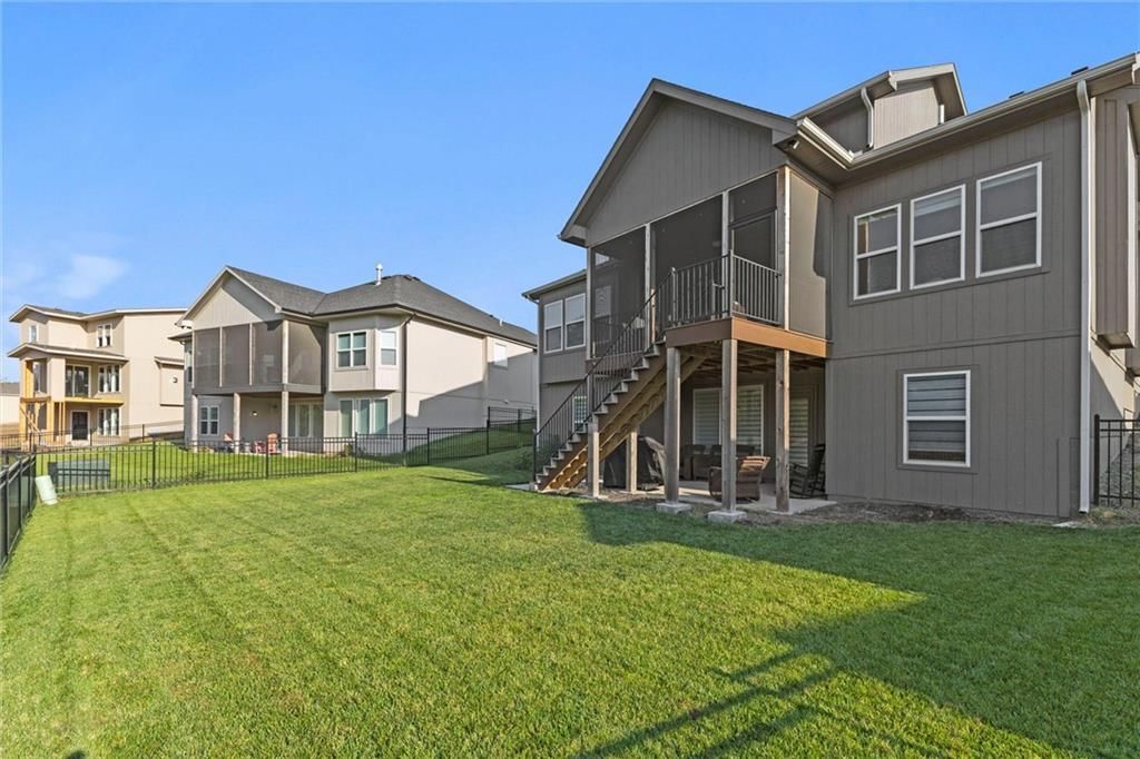 17808 Rainbow Boulevard — photo 36