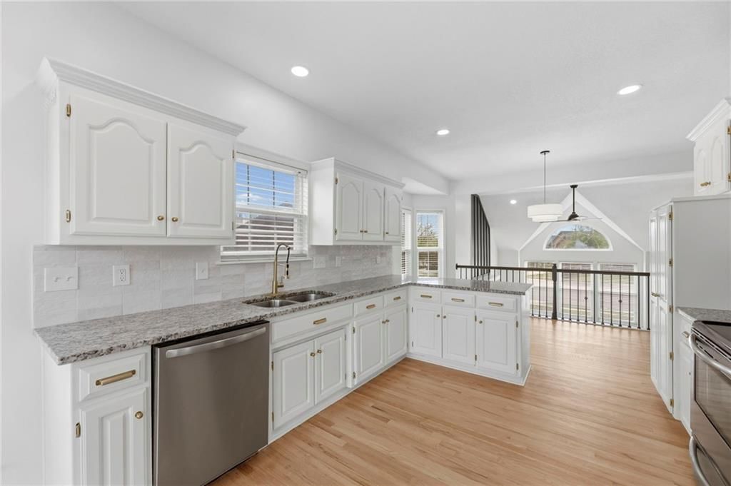 12155 S TALLGRASS Drive — photo 10