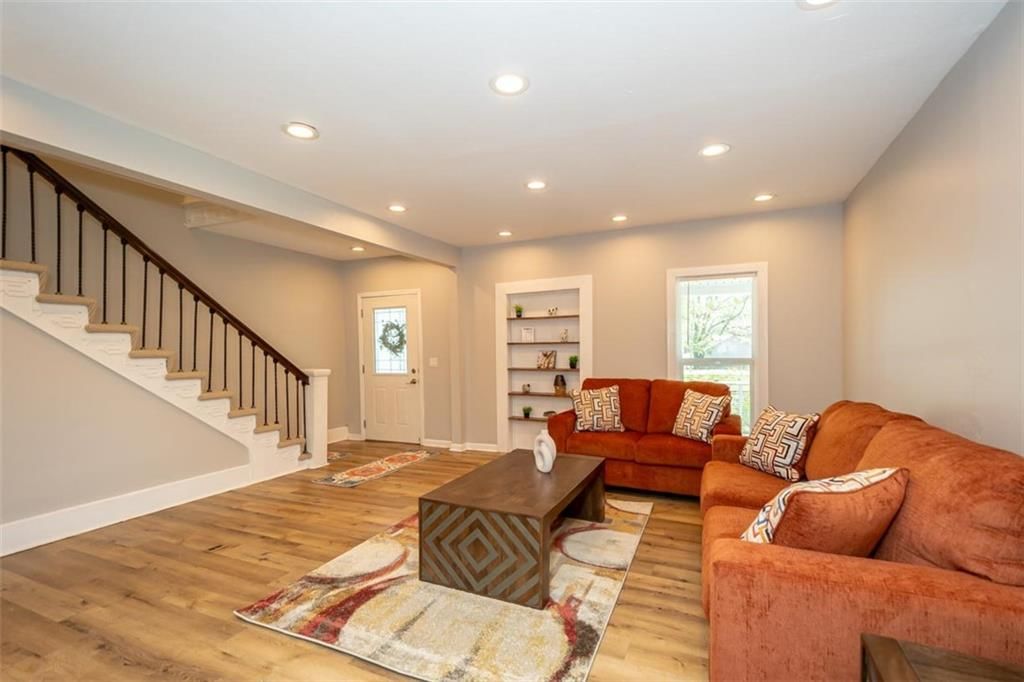 626 S Walnut Street — photo 2