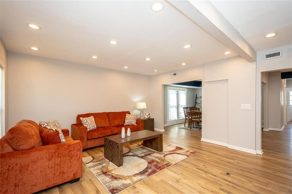 626 S Walnut Street — photo 17