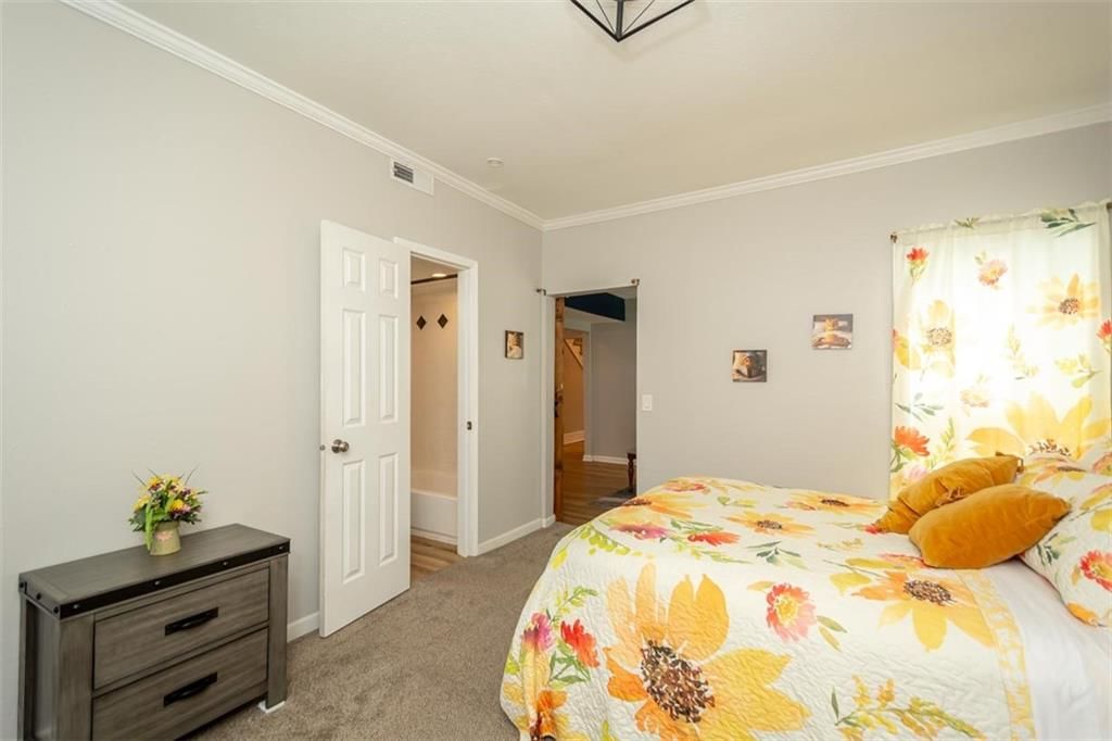 626 S Walnut Street — photo 30