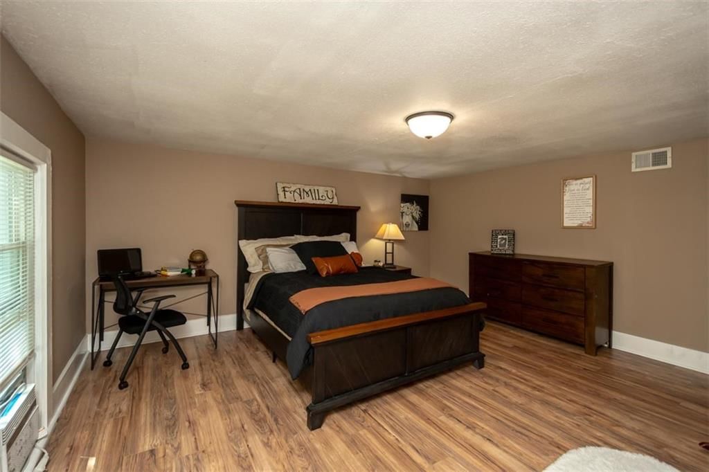 626 S Walnut Street — photo 44