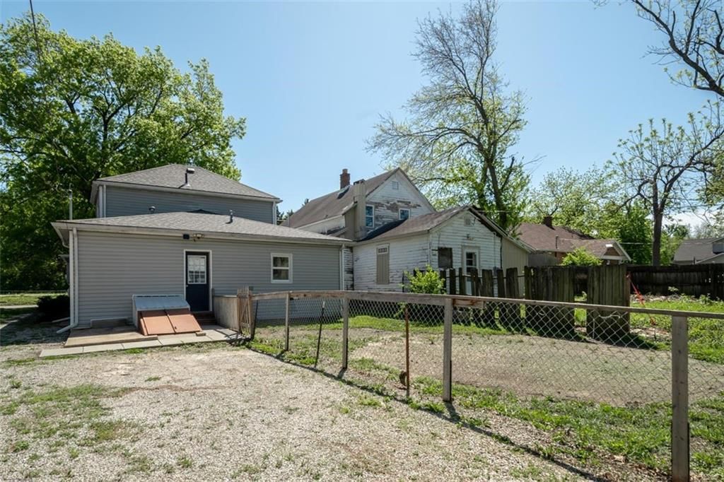 626 S Walnut Street — photo 56
