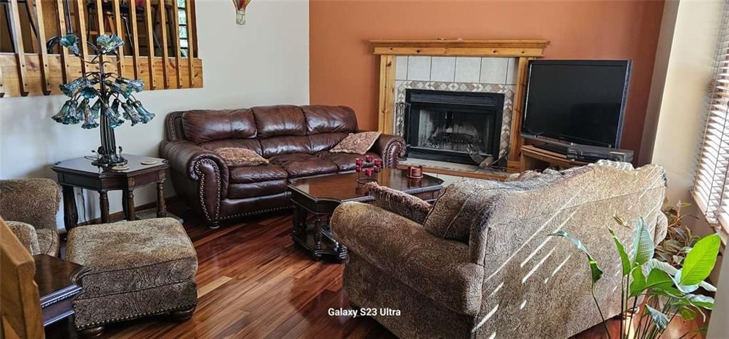8523 N Crawford Avenue — photo 2