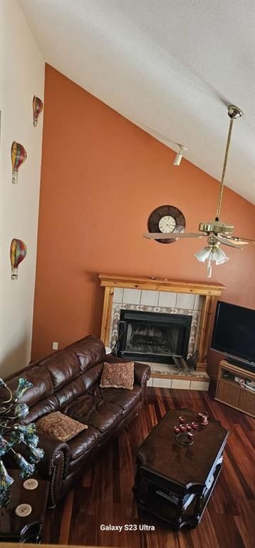 8523 N Crawford Avenue — photo 3