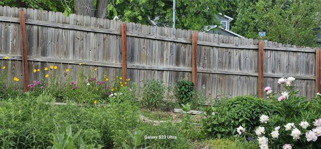 8523 N Crawford Avenue — photo 32