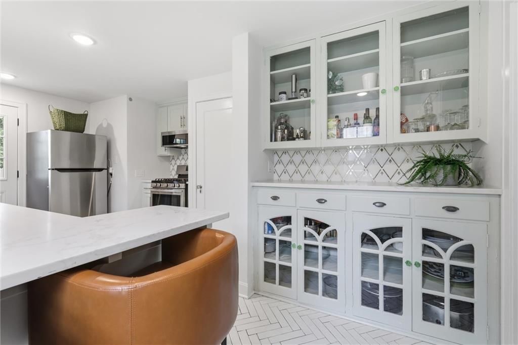 4830 Mercier Street — photo 10