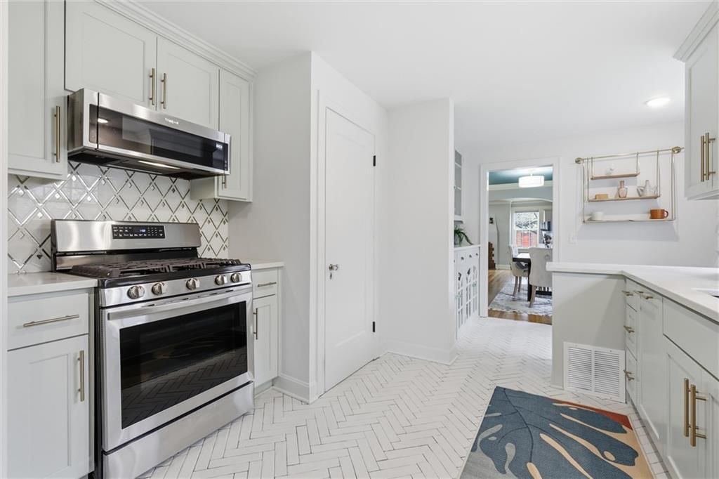 4830 Mercier Street — photo 15