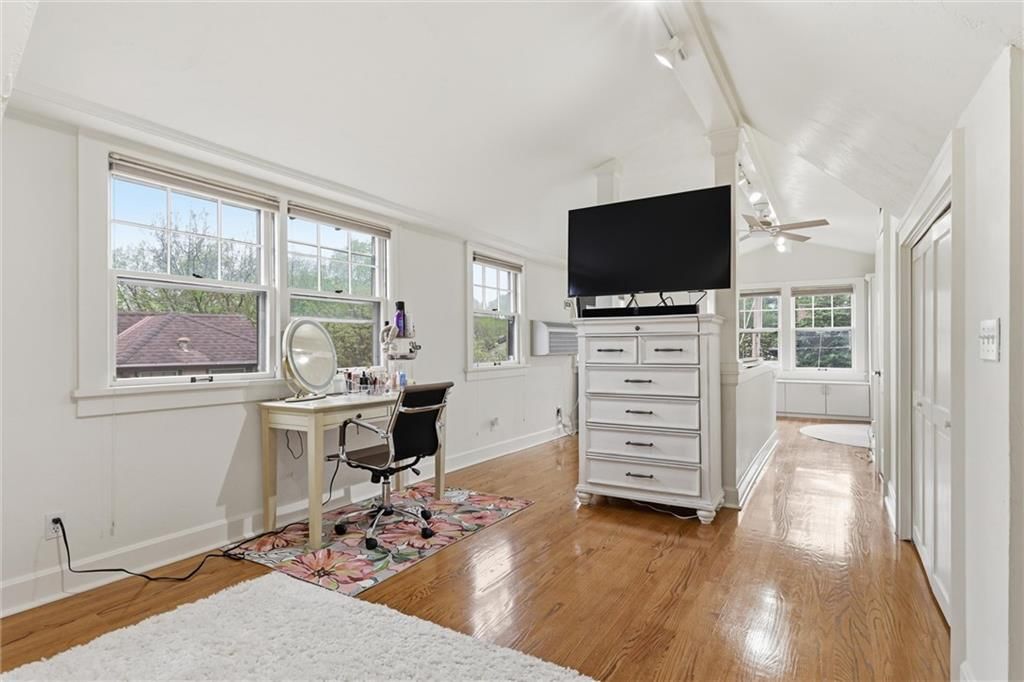 4830 Mercier Street — photo 24